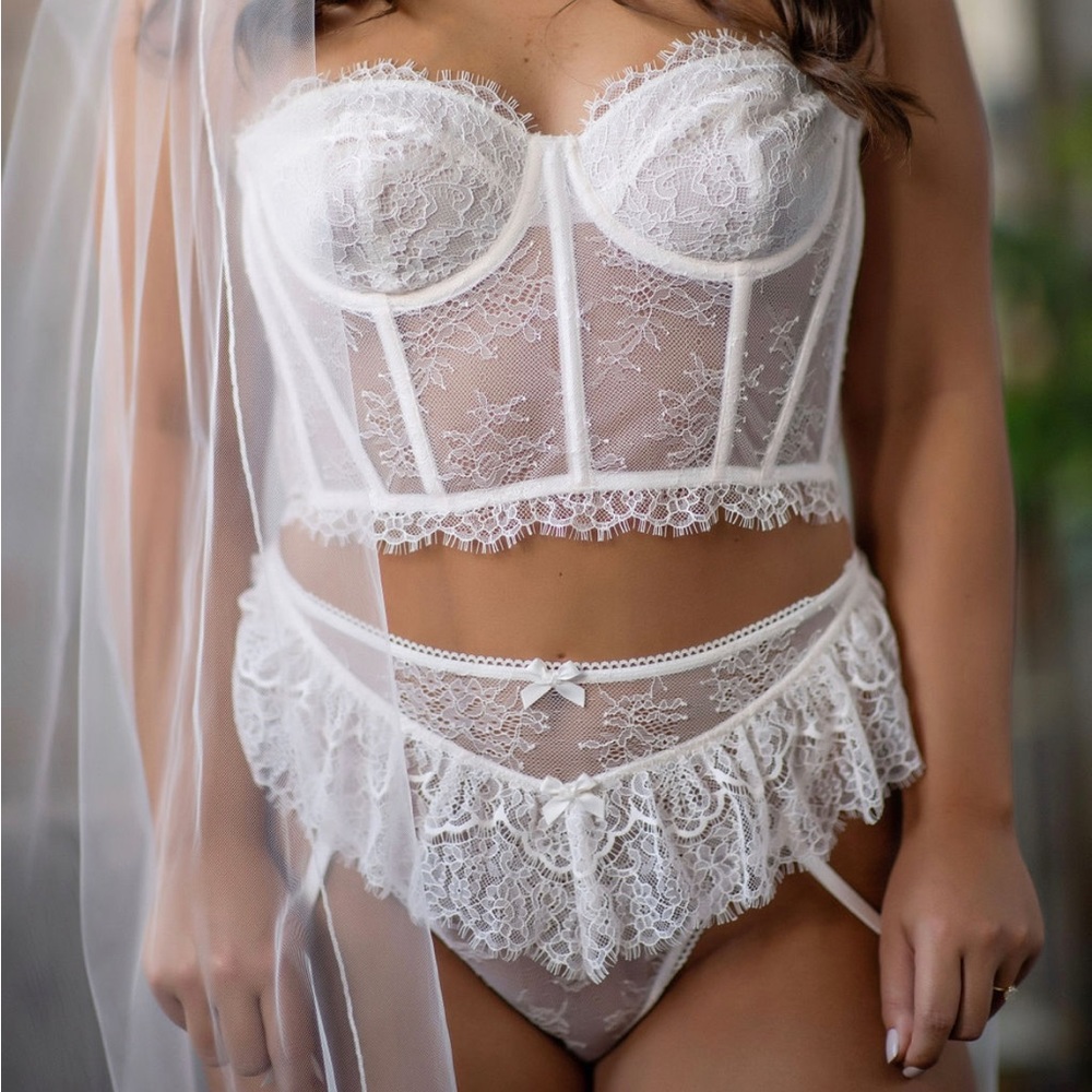 Victoria Secret Lace Bridal Corset Garter set